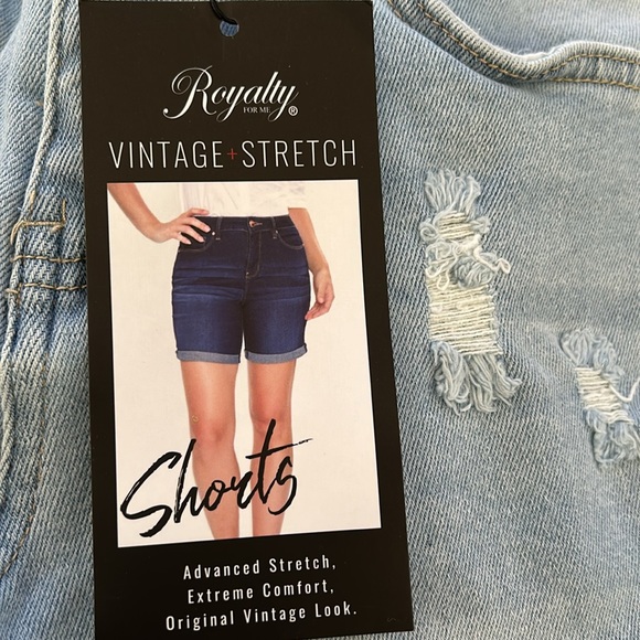 Shorts, Junior, 4,( 26” waist)NWT, Distressed Denim, stretch, Vintage style - Picture 3 of 7